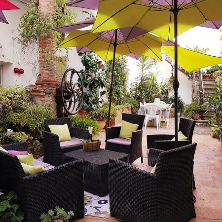 Le Presbytere Bed & Breakfast Rivesaltes Exterior photo
